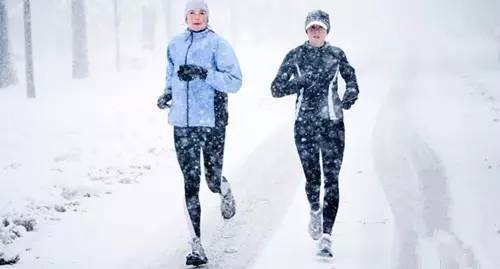 冬季運動戴什么帽子好